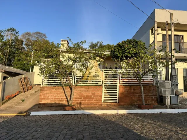 Casa com 2 dormitórios