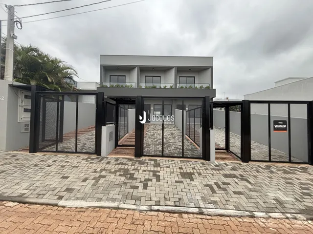 Sobrado com 2 dormitórios