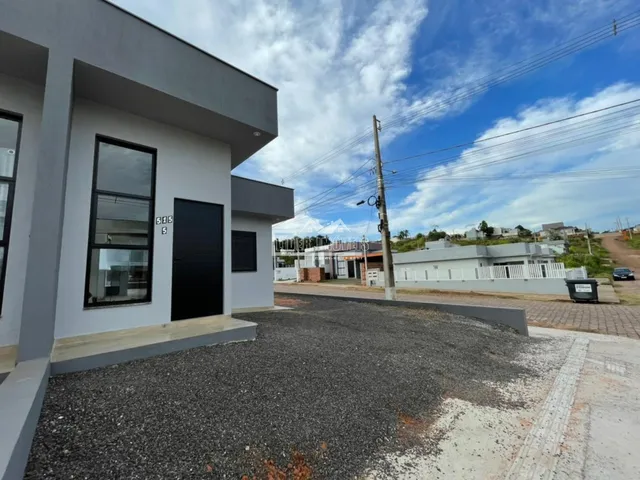Casa geminada com 2 dormitórios
