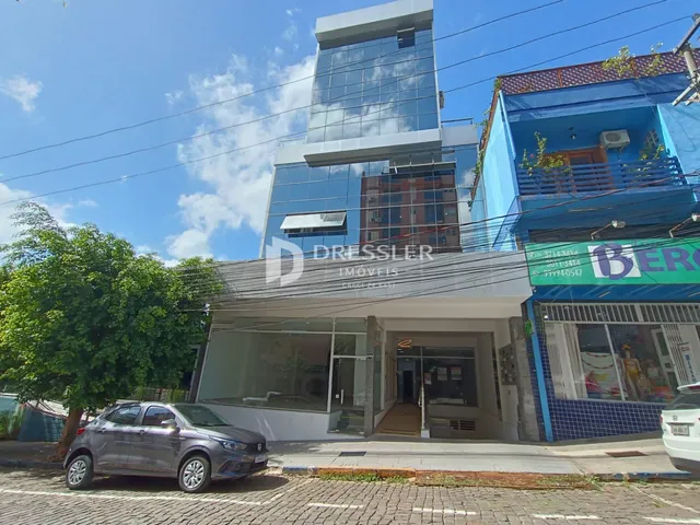Fachada moderna de um edifício em Lajeado, Brasil.