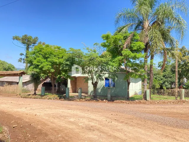 Área rural com 3 dormitórios