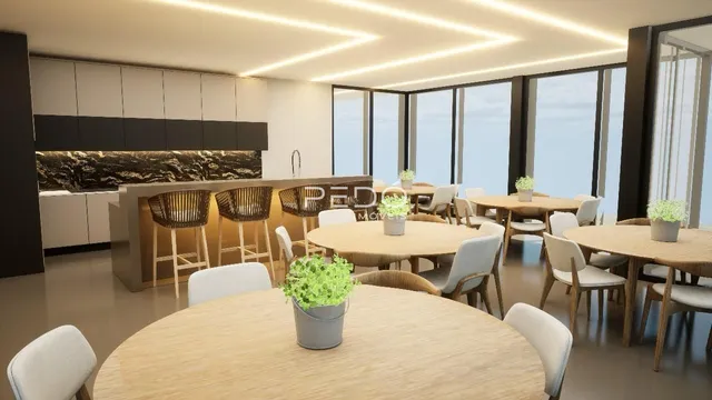 Sala de jantar moderna com grandes janelas em um imóvel.