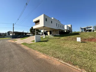 Fachada de uma casa moderna em Lajeado, Brasil.