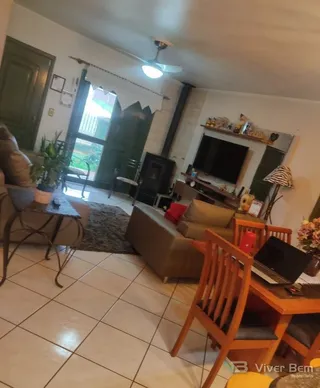 Casa com 4 dormitórios, foto 1
