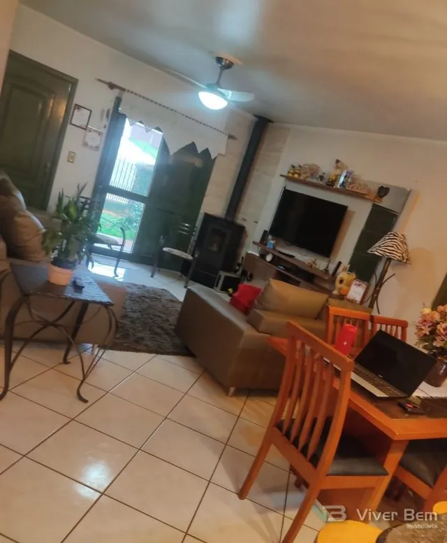 Casa com 4 dormitórios
