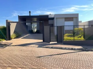 Casa com 3 dormitórios