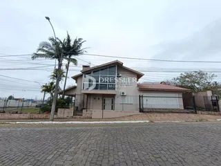Casa com 4 dormitórios, foto 1