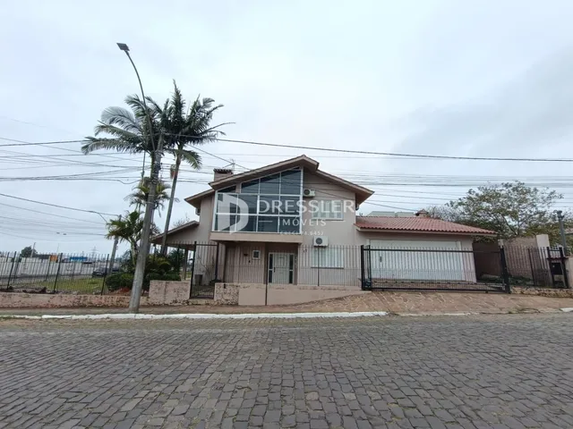 Casa com 4 dormitórios