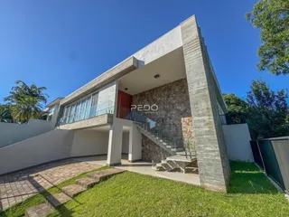 Fachada moderna de um imóvel em Lajeado, Brasil.