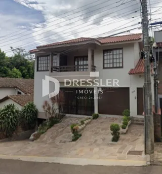 Casa com 4 dormitórios
