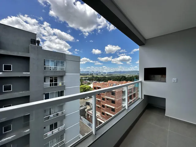 Uma vista panorâmica da paisagem urbana de Lajeado, Brasil, a partir de um terraço.