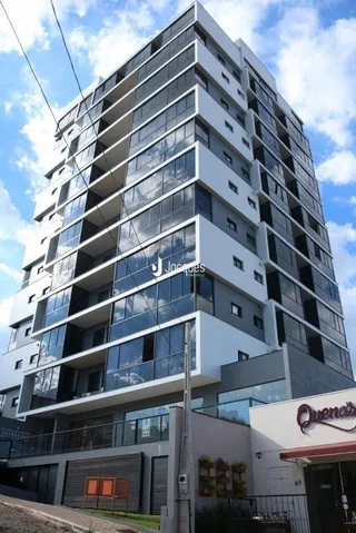 Fachada moderna de um edifício residencial em Lajeado, Brasil.