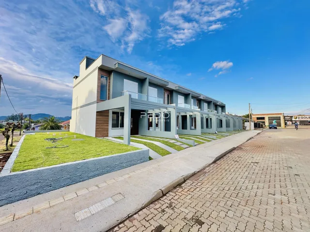 Fachada de uma casa moderna em Lajeado, Brasil.