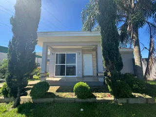 Casa com 3 dormitórios, foto 1