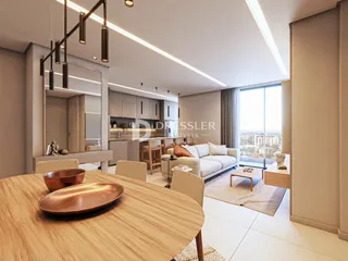 Sala de estar moderna com grandes janelas e iluminação clara.