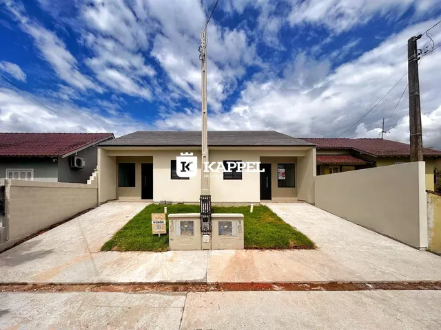 Casa geminada com 2 dormitórios