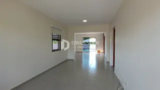 Corredor interno de uma residência em Lajeado, Brasil.