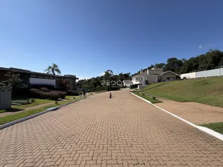 Vista da entrada de uma propriedade residencial em Lajeado, Brasil.