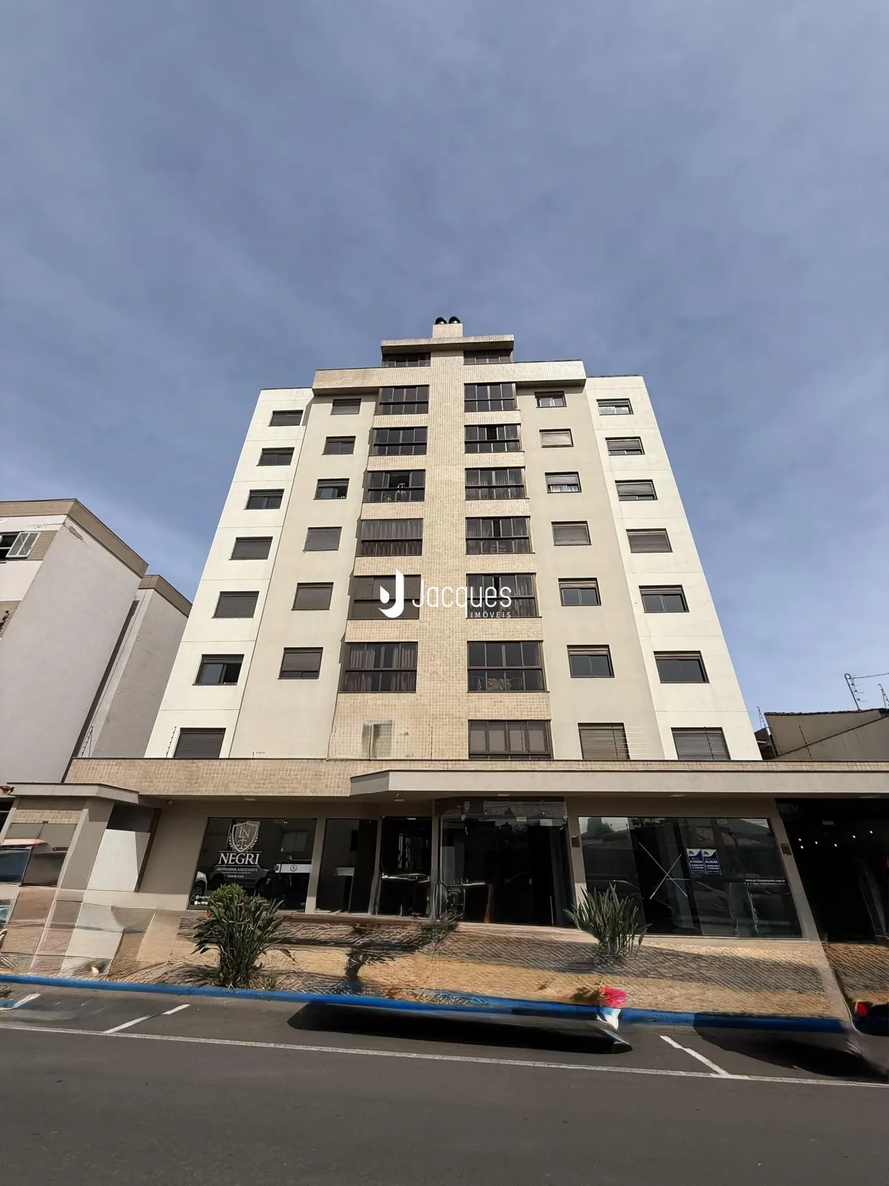 Fachada de um prédio residencial em Lajeado, Brasil.