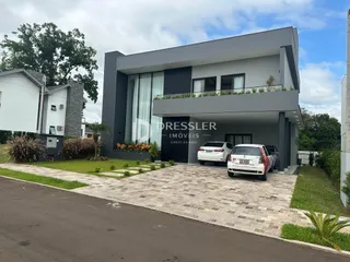 Casa com 4 dormitórios, foto 1