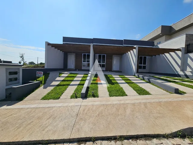 Casa geminada com 2 dormitórios