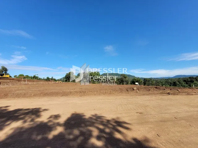 Vista de um terreno aberto e seco em Lajeado, Brasil.