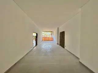 Corredor interno de uma residência em Lajeado, Brasil.