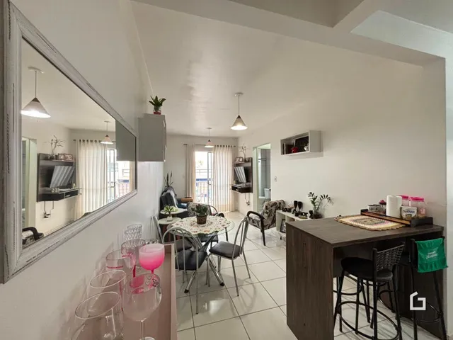 Apartamento com 2 dormitórios