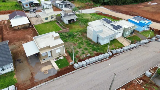 Vista aérea de várias propriedades residenciais em Lajeado, Brasil.