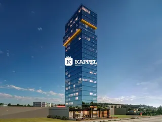 Fachada de um edifício comercial alto de vidro em Lajeado, Brasil.