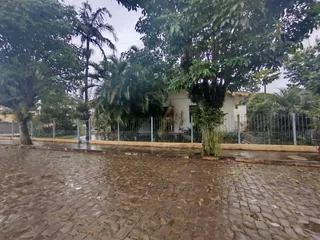 Casa com 4 dormitórios, foto 1