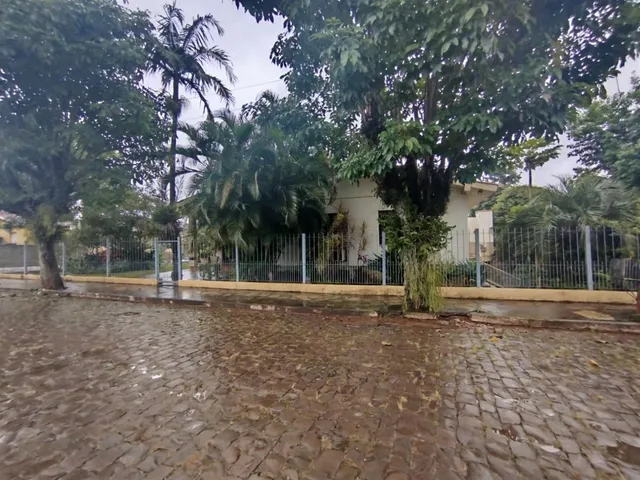 Casa com 4 dormitórios