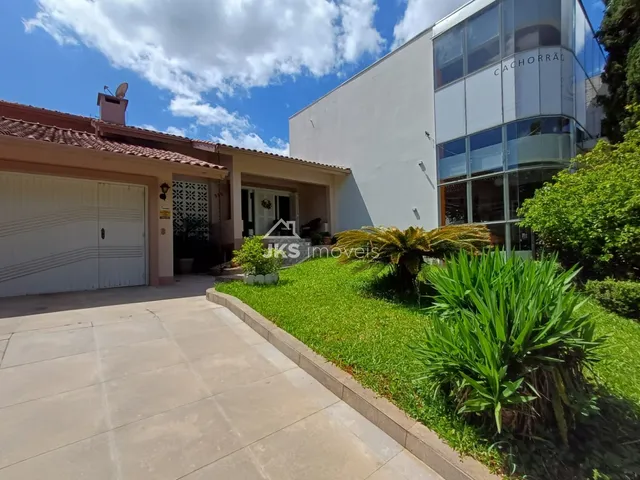 Casa com 4 dormitórios