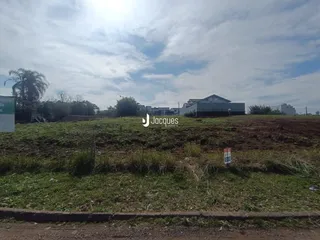 Vista externa de um terreno com vegetação rasteira em Lajeado.