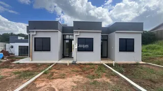 Fachada moderna de uma residência em Lajeado, Brasil.