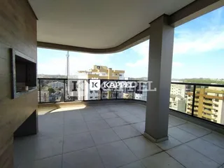 Uma foto de uma varanda com vista para a paisagem urbana de Lajeado.