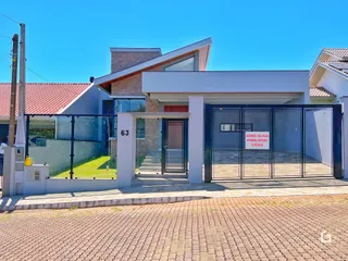 Fachada de uma residência moderna em Lajeado, Brasil.