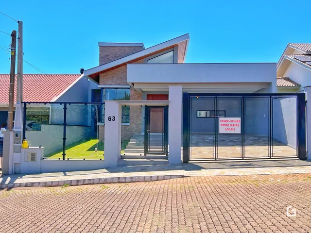 Fachada de uma residência moderna em Lajeado, Brasil.