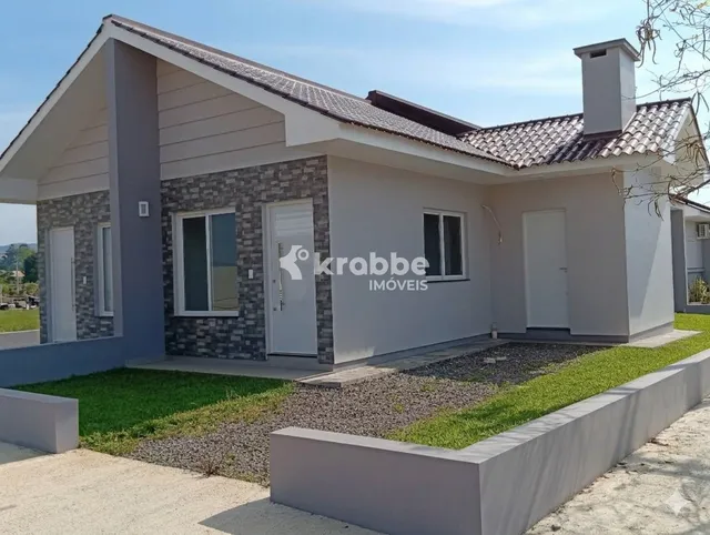 Casa geminada com 2 dormitórios