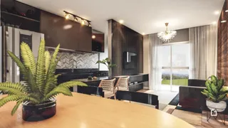 Sala de estar com decoração de madeira e plantas.