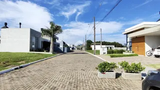 Fachada de uma casa moderna em Lajeado, Brasil.