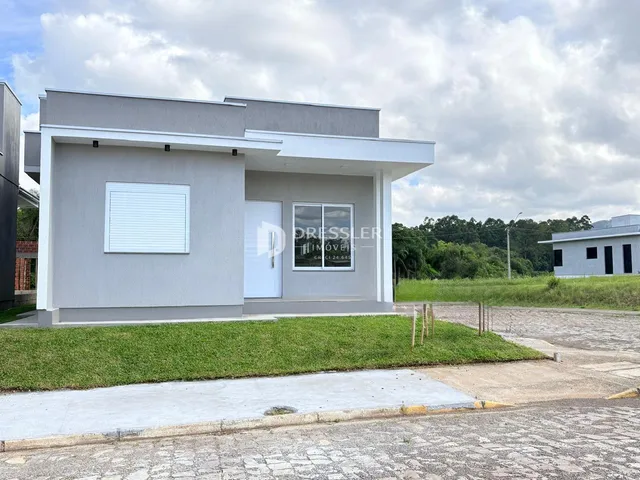 Fachada moderna de uma residência em Lajeado, Brasil.