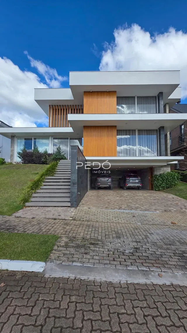 Fachada moderna de uma residência em Lajeado, Brasil.