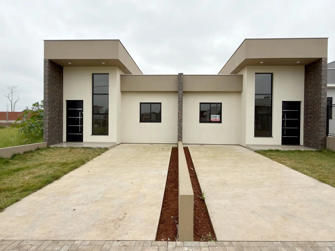 Casa geminada com 3 dormitórios, foto 1