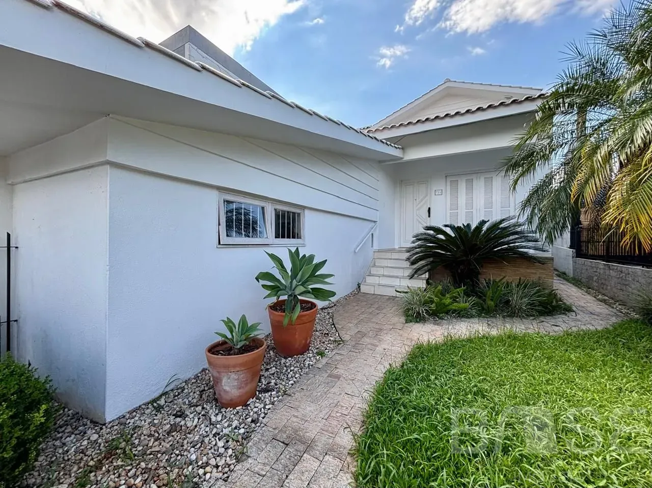 Casa com 5 dormitórios, foto 1