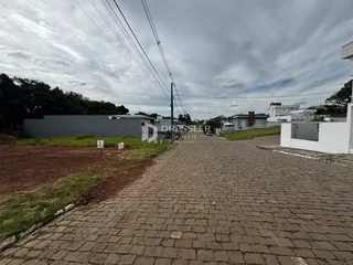 Vista da rua e propriedades em Lajeado, Brasil.