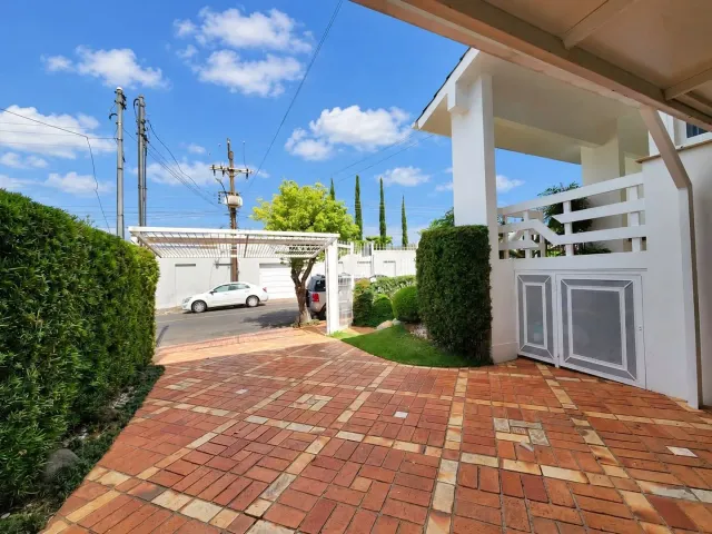 Casa com 4 dormitórios, foto 2