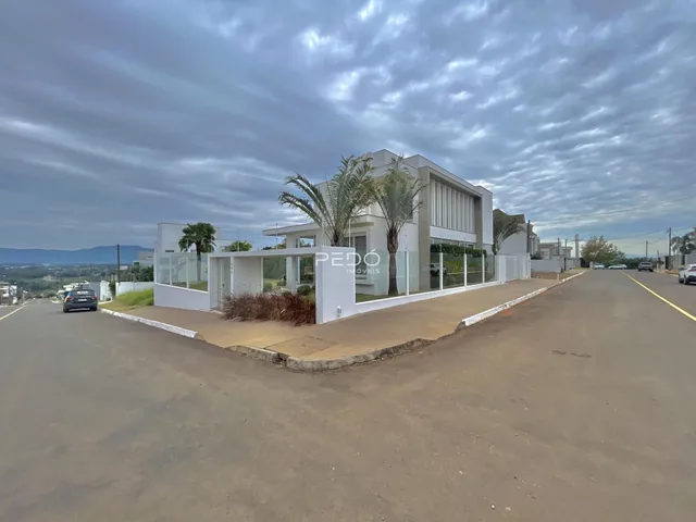Vista externa de uma residência moderna em Lajeado, Brasil.
