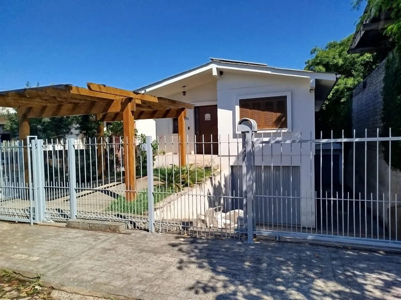Casa com 4 dormitórios, foto 1