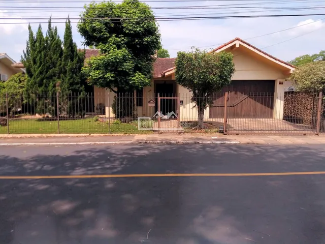 Casa com 4 dormitórios